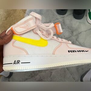 Air Force 1 ‘Feel Love’ high top size 9